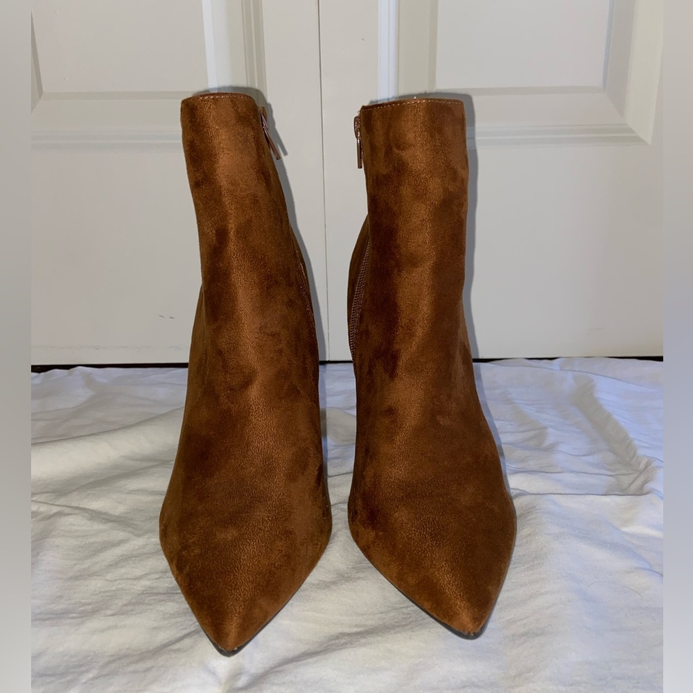 Women’s Boots, Size 10 - Picture 6 of 10